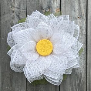 Daisy wreath NWOT